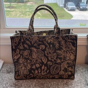 Antik Kraft Cream and Green Tote Bag with Intricate Patterns